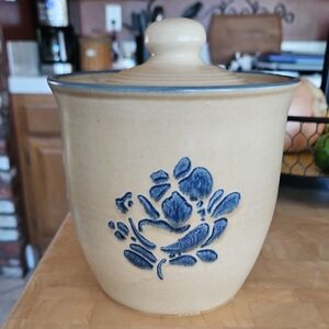 Pfaltzgraff Folk Art Canister Made in USA. In new condition. No chips or cracks